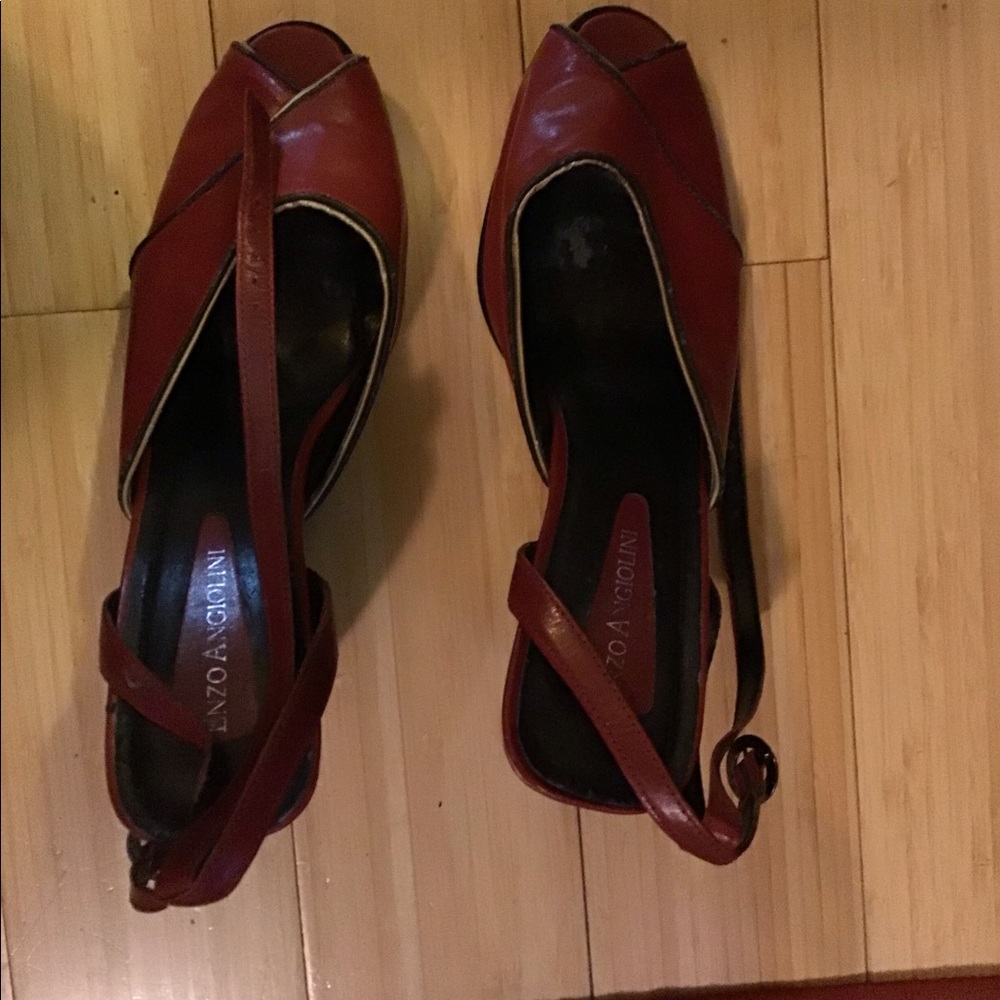 Deep red pumps - Picture 2 of 2